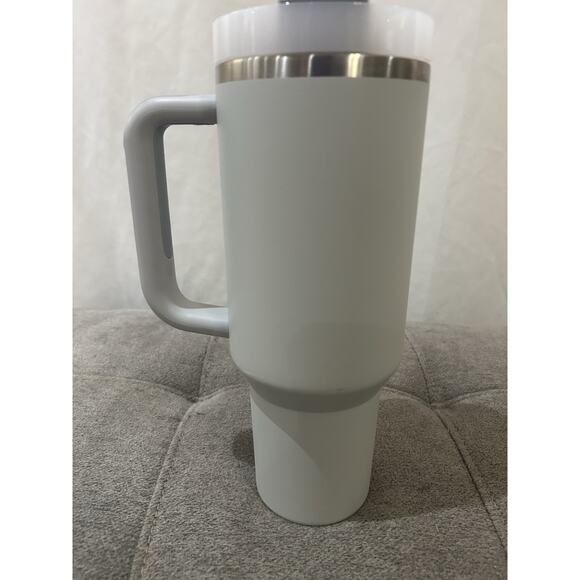 Stanley Quencher H2O Travel Tumbler 40 oz in Gray - Picture 3 of 7